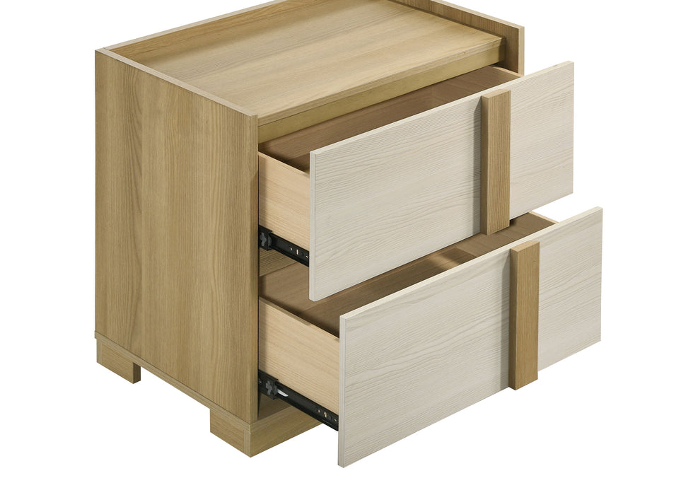 Hyland 4 & 5 Piece Bedroom Set E.King & Queen - National Warehouse Furniture (Buffalo, NY)