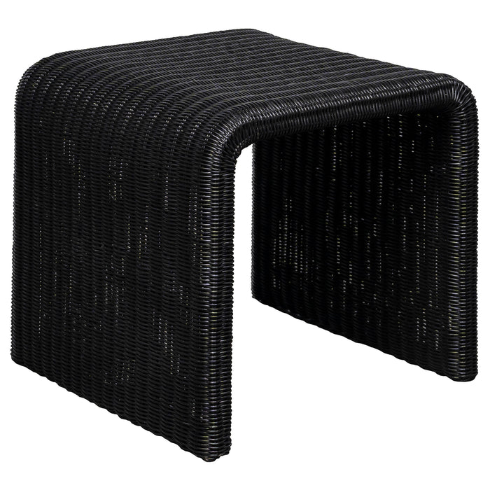 Cahya Sets Black
