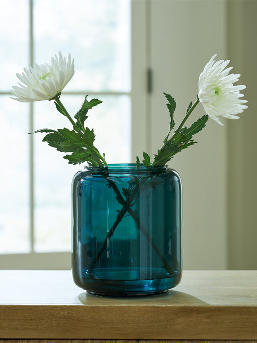 Inisland Vase - National Warehouse Furniture (Buffalo, NY)