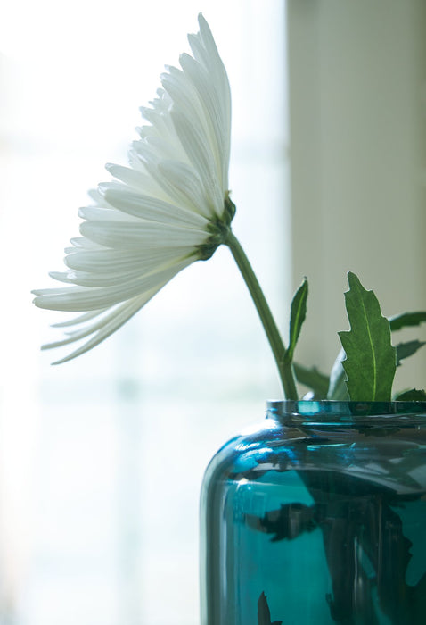 Inisland Vase - National Warehouse Furniture (Buffalo, NY)