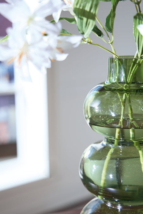 Renethorne Vase - National Warehouse Furniture (Buffalo, NY)
