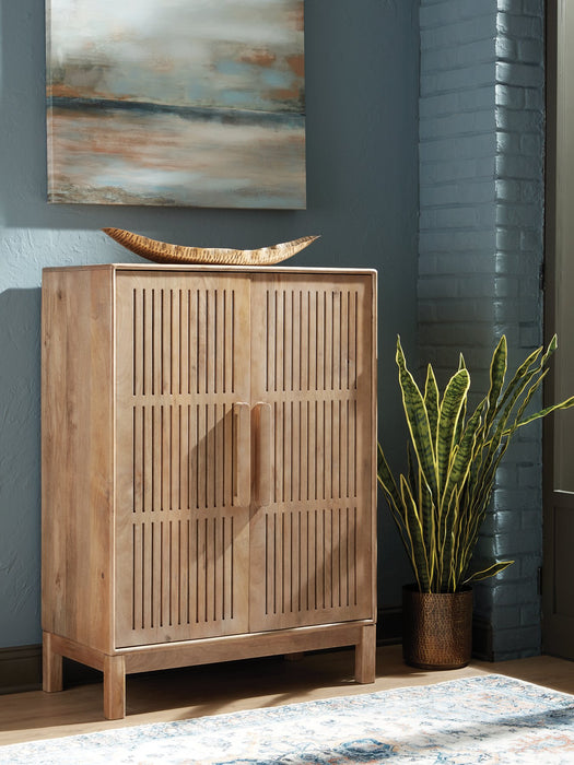 Pellamour Bar Cabinet - National Warehouse Furniture (Buffalo, NY)