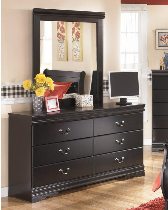 Huey Vineyard Dresser and Mirror - National Warehouse Furniture (Buffalo, NY)