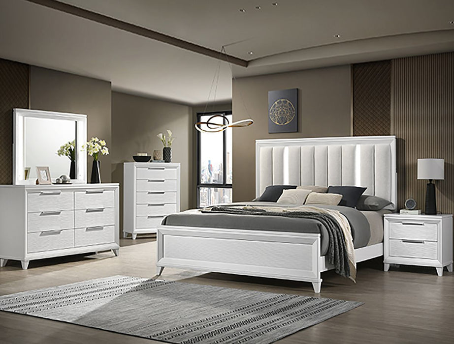 Crown Mark Furniture Cressida Queen Upholstered Panel Bed in White B7300-Q - National Warehouse Furniture (Buffalo, NY)